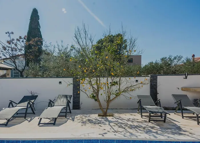 Villa Tomic