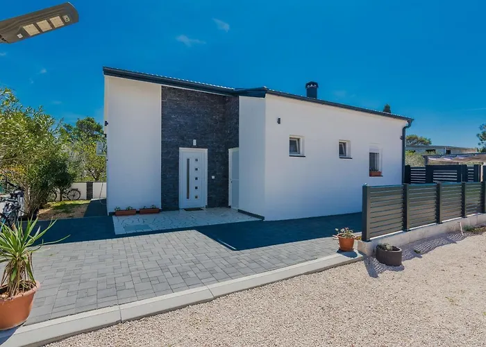 Villa Tomic
